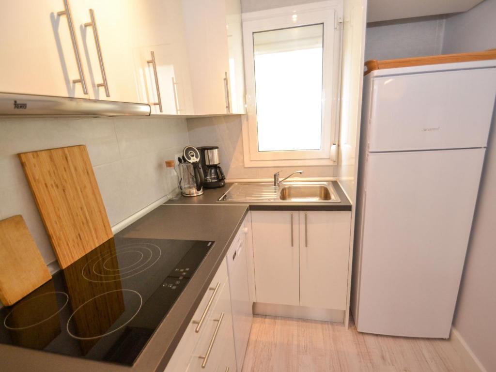 Kuchyň nebo kuchyňský kout v ubytování Apartment Gavina Salou-1 by Interhome