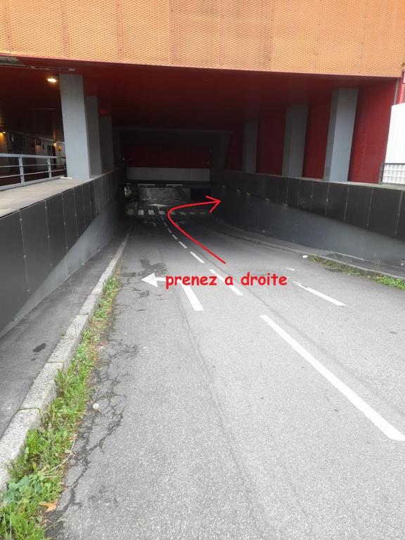 TOUR de l’europe, en plein centre avec parking. – photo 35