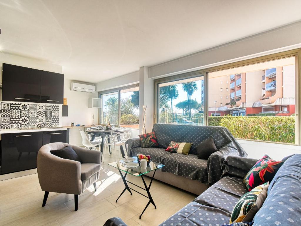 Posedenie v ubytovaní Apartment Le Méditerranée-3 by Interhome