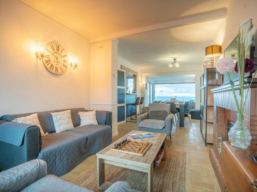 Posedenie v ubytovaní Holiday Home La longue vue by Interhome