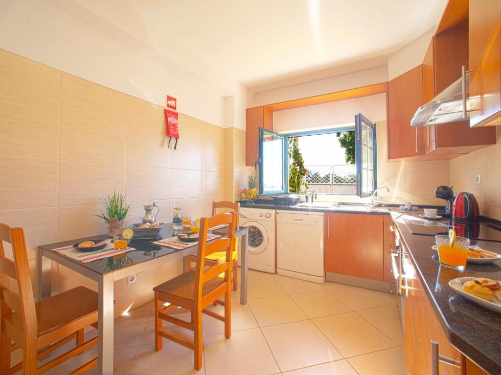 Kuchyň nebo kuchyňský kout v ubytování Holiday Home De Verão by Interhome