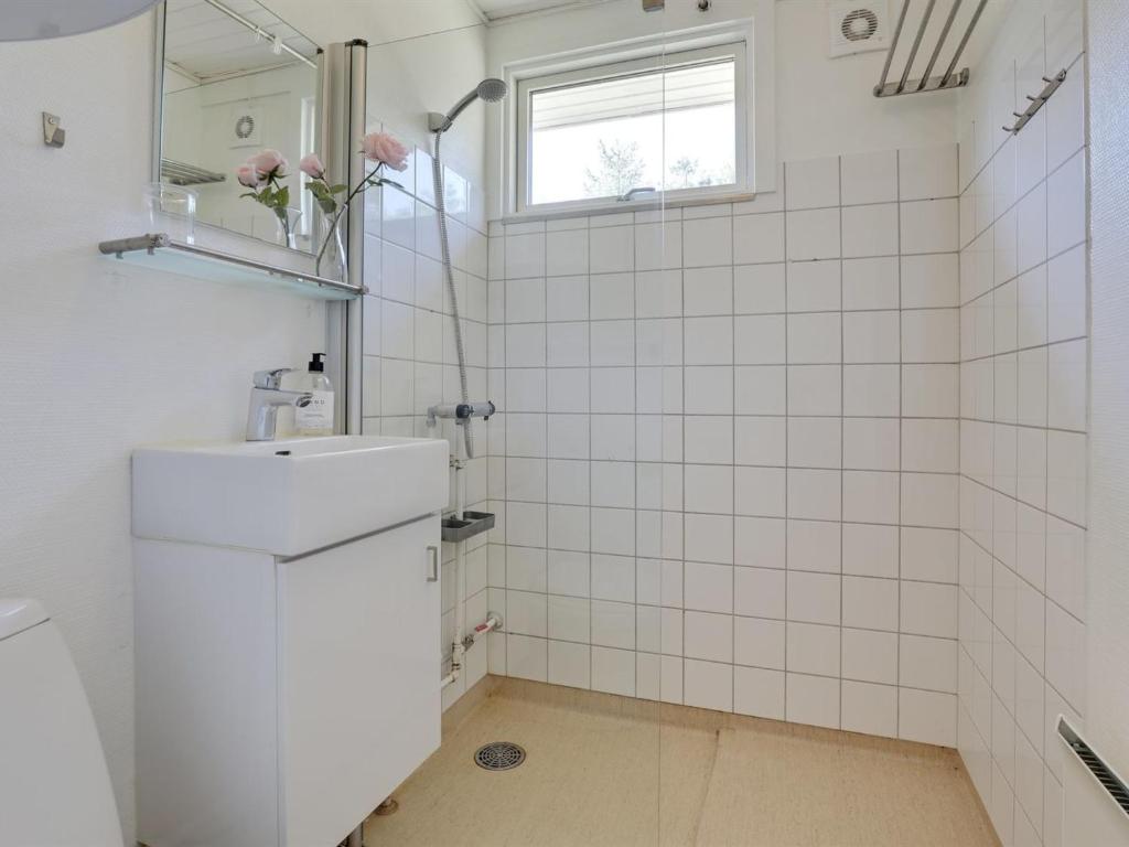 Koupelna v ubytování Holiday Home Gottfrieda - 300m from the sea by Interhome