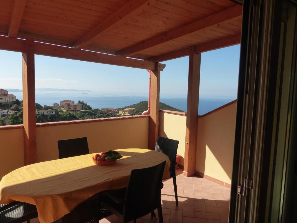 Casa Margherita a Nebida - Appartamento Panoramico Mare