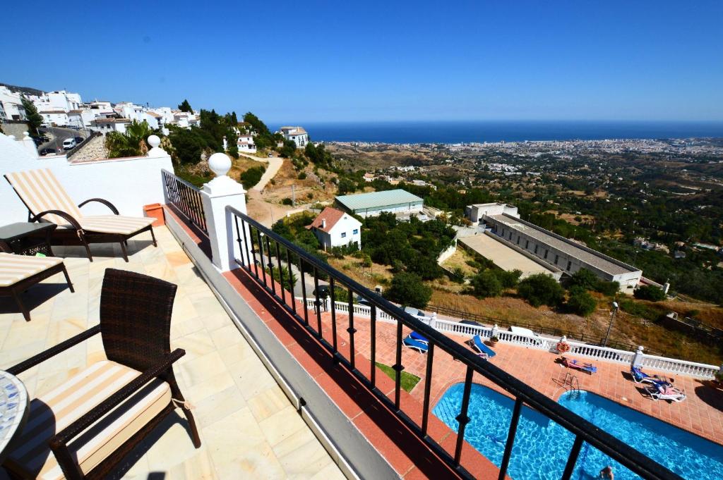 Bazén v ubytování Mirador De Mijas Penthouse Apt Blq 2 nebo v jeho okolí
