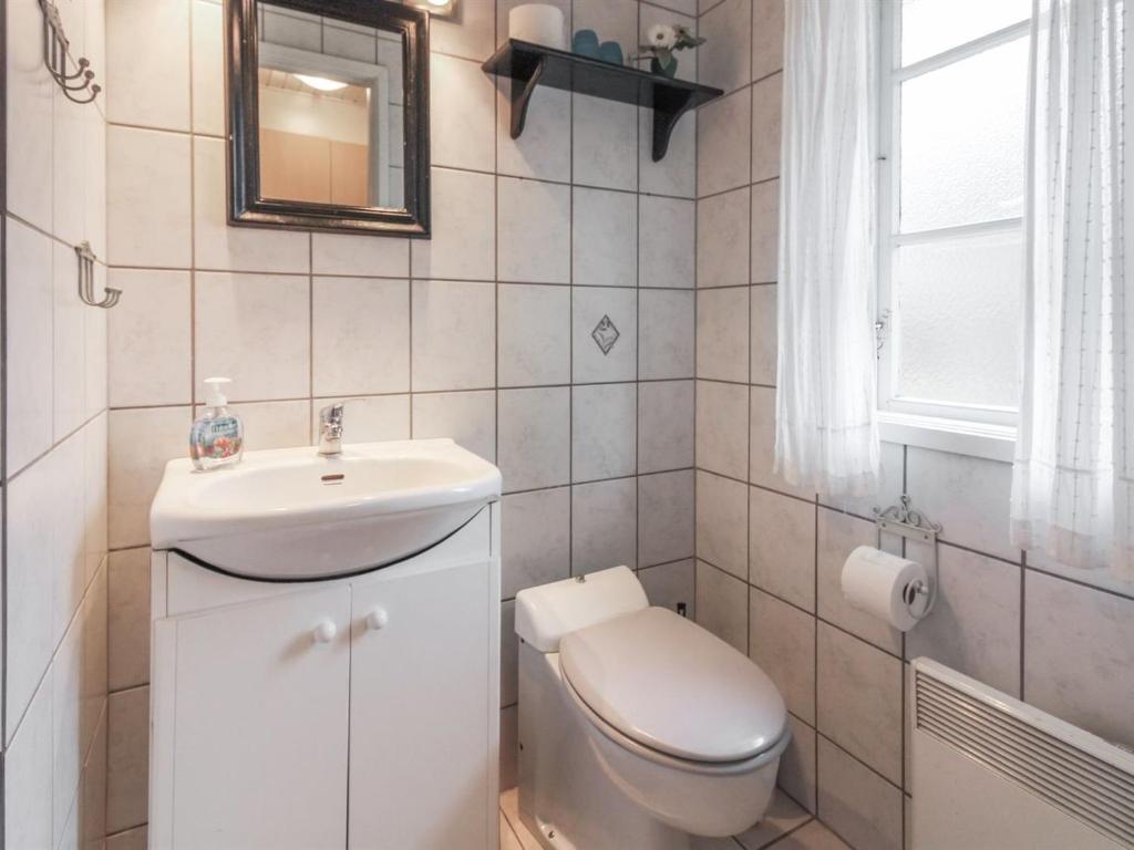 Koupelna v ubytování Holiday Home Loke - 300m from the sea by Interhome