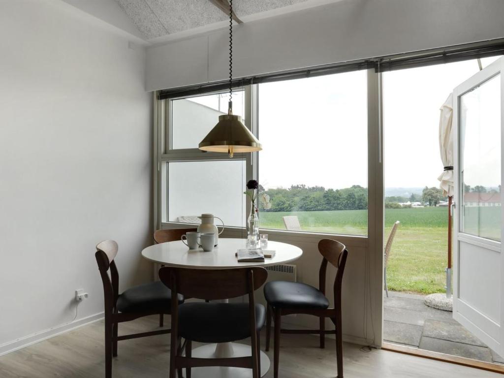 Posezení v ubytování Apartment Roger - 400m from the sea by Interhome