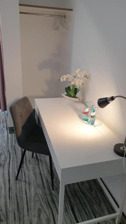 Hotel City Kräme am Römer - Self Check In - Resim 13