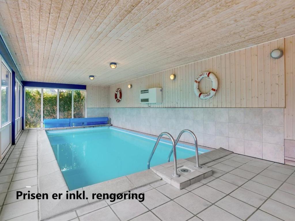 Bazén v ubytování Holiday Home Peer - 600m from the sea in Lolland- Falster and Mon by Interhome nebo v jeho okolí