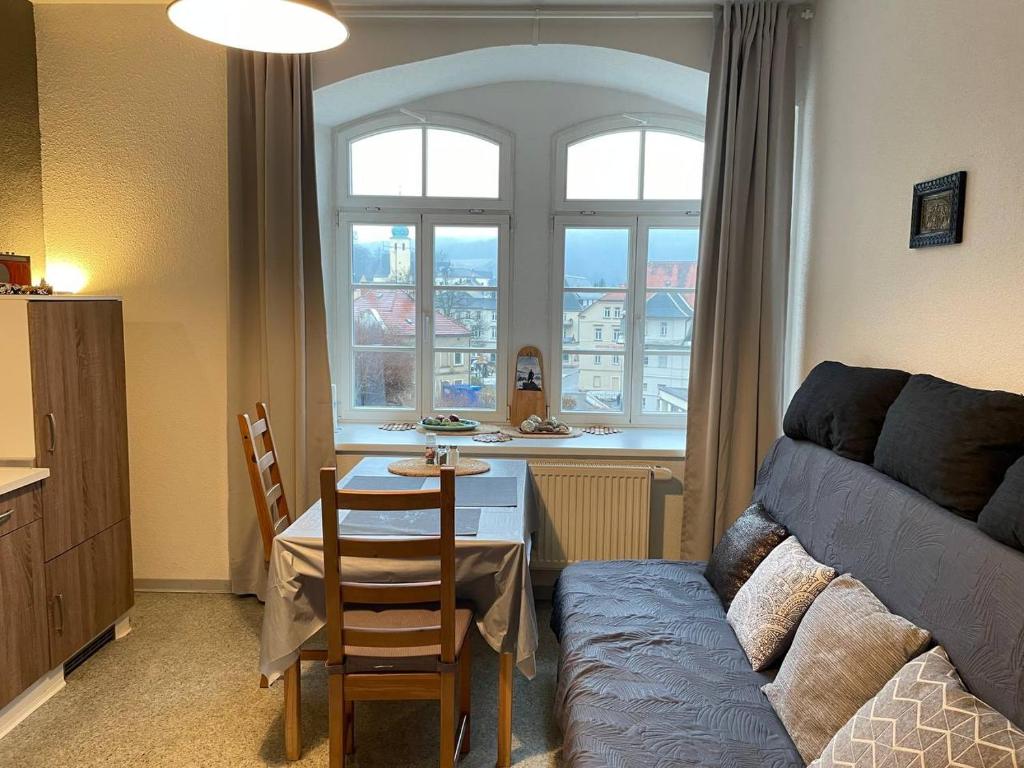 Posezení v ubytování Bergblick Apartment Sächsische Schweiz