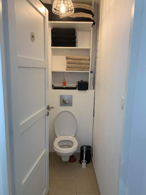 Fotografia z galérie ubytovania Loue Palavas Maison 160m2 avec piscine chauffée et jacuzzi à 2 pas de la plage et du centre ville v destinácii Palavas-les-Flots