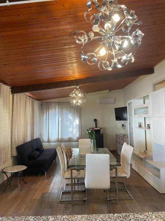 Roy House - Twee Slaapkamers Huis