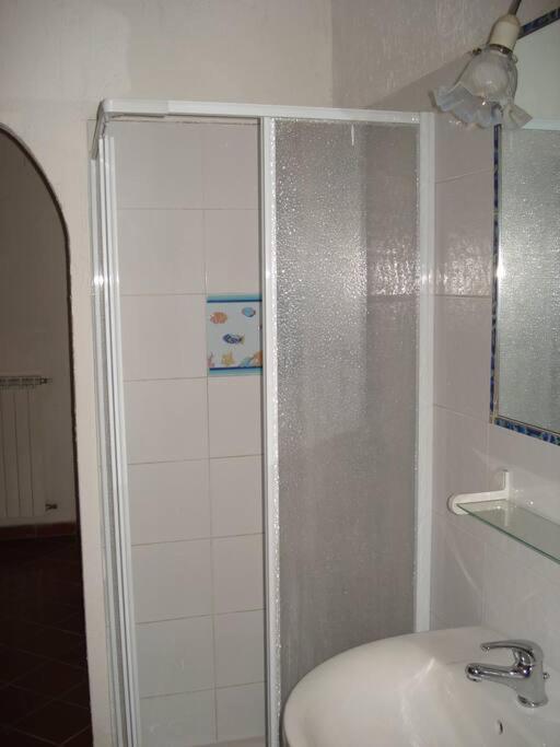 A bathroom at Villa Berio Quattro - Miguel