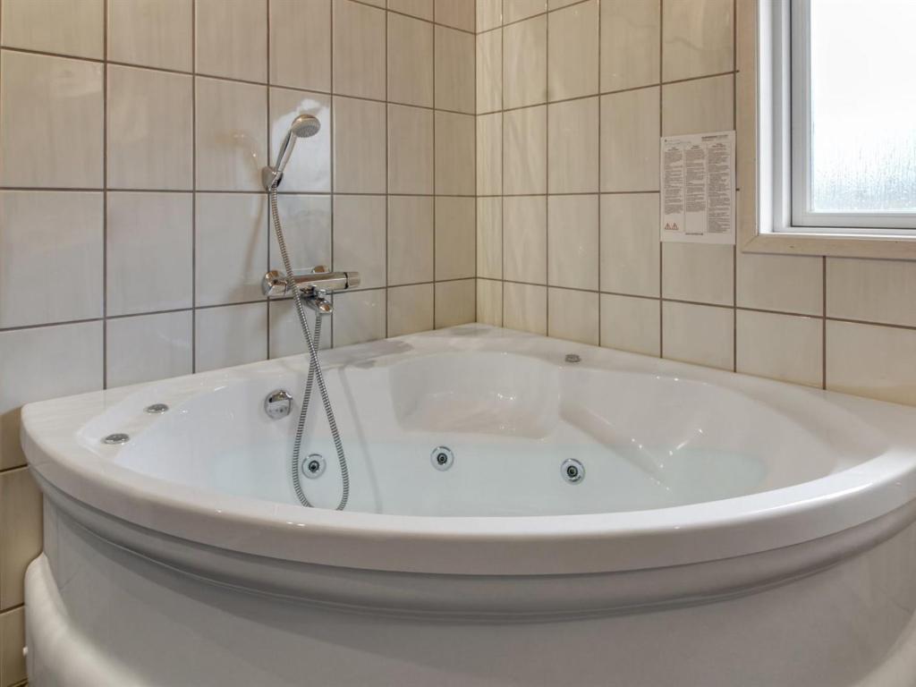 Koupelna v ubytování Holiday Home Oivi - 430m from the sea by Interhome