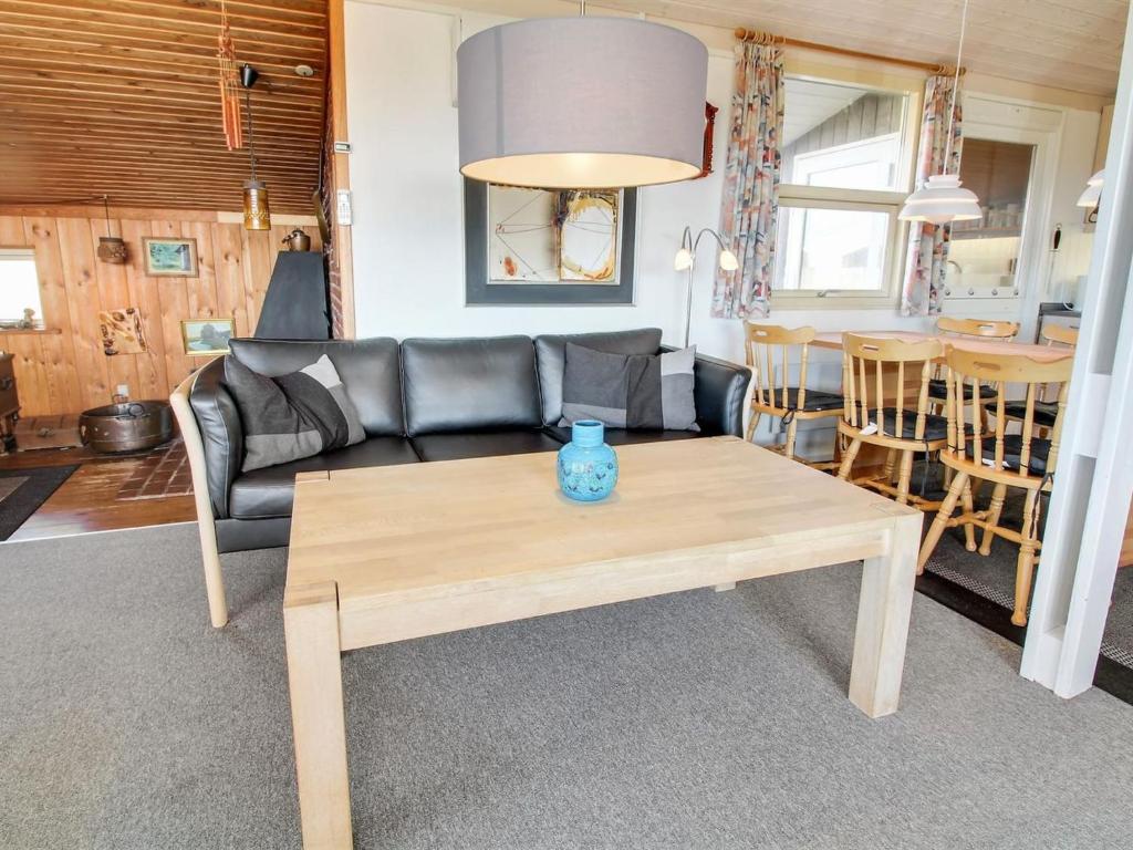Posezení v ubytování Holiday Home Dalia - 200m from the sea by Interhome