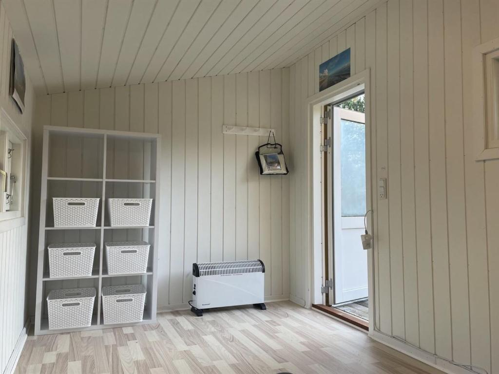 TV a/nebo společenská místnost v ubytování Holiday Home Thekla - 3km from the sea by Interhome