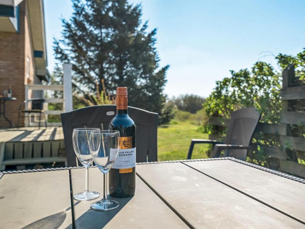 Nápoje v ubytování Holiday Home Svane - 1-2km from the sea by Interhome