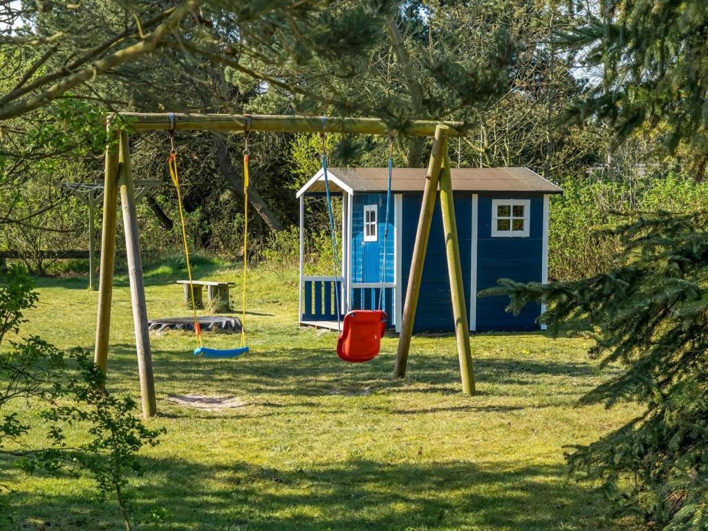 Herní místnost nebo prostor pro děti v ubytování Holiday Home Svane - 1-2km from the sea by Interhome