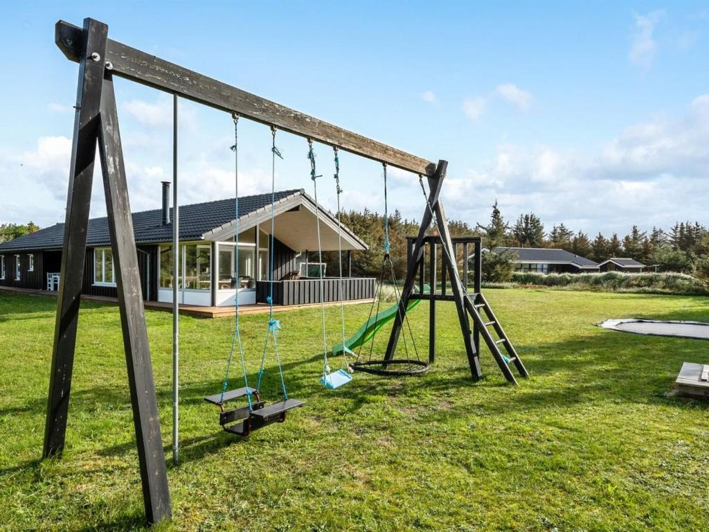 Herní místnost nebo prostor pro děti v ubytování Holiday Home Faye - 600m from the sea by Interhome