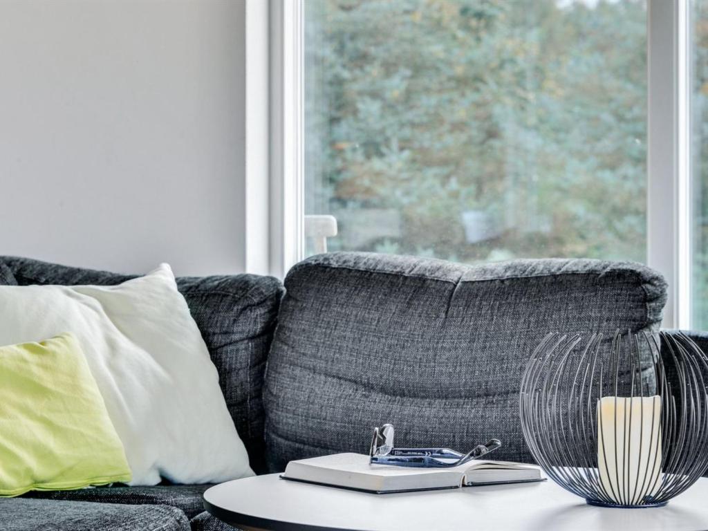 Posezení v ubytování Holiday Home Faye - 600m from the sea by Interhome