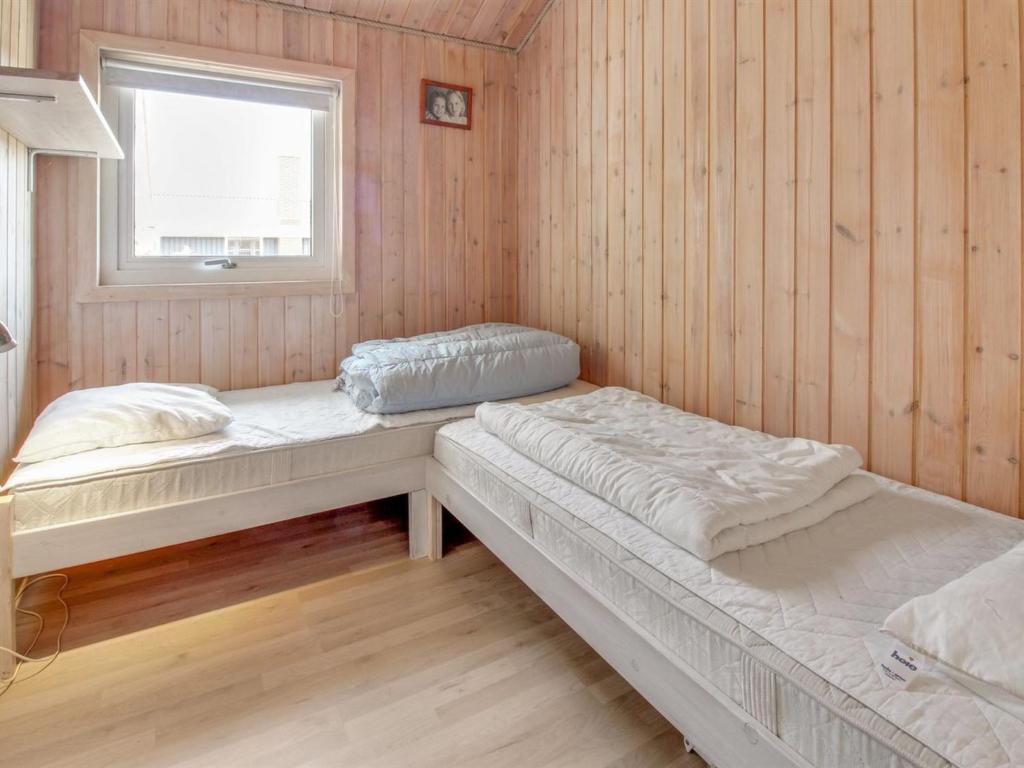 Postel nebo postele na pokoji v ubytování Holiday Home Gedda - 700m from the sea by Interhome