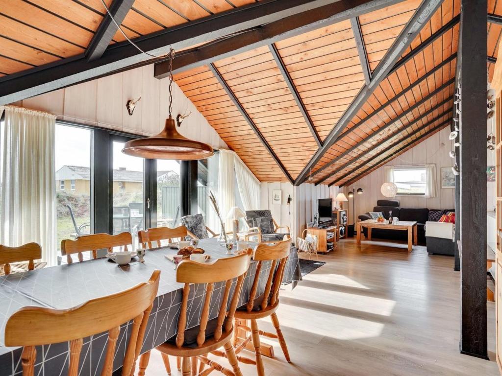 Posezení v ubytování Holiday Home Ardan - from the sea by Interhome