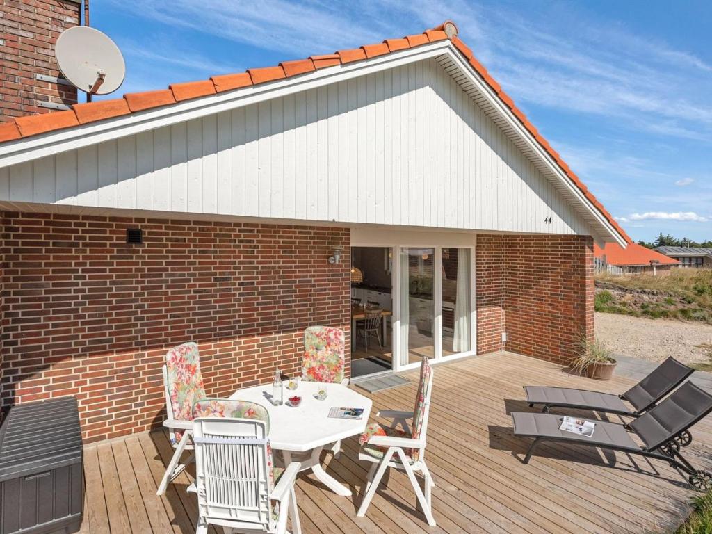 Balkón nebo terasa v ubytování Holiday Home Stinna - from the sea by Interhome