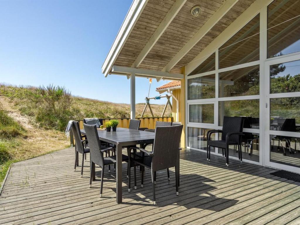 Balkón nebo terasa v ubytování Holiday Home Midja - 800m from the sea by Interhome