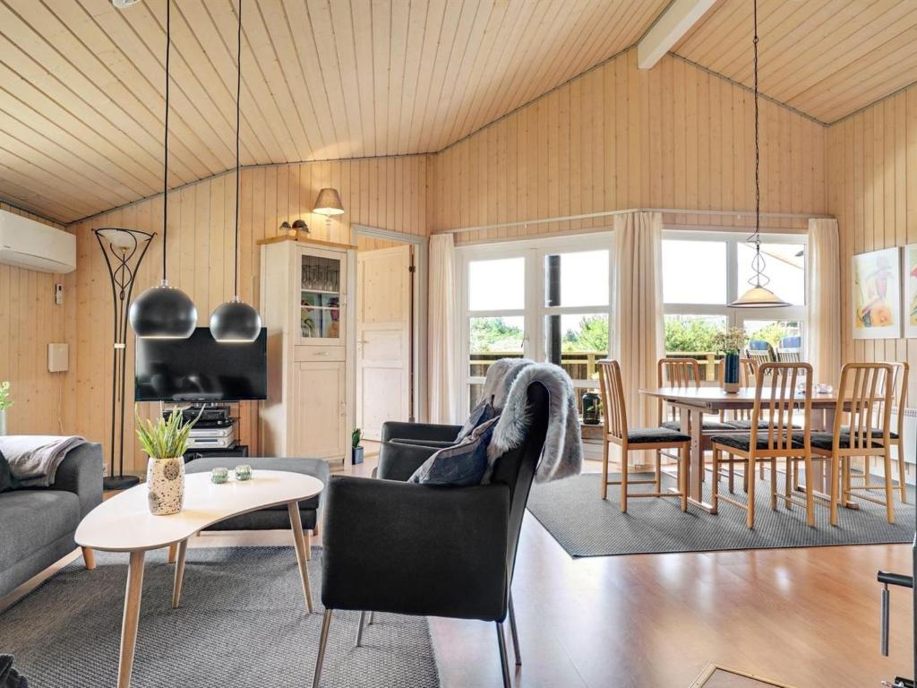 Posezení v ubytování Holiday Home Ivar - 900m from the sea by Interhome