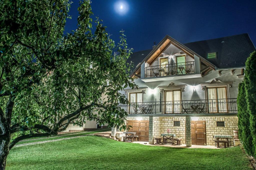 Laky Villa Zalakaros 8749 Zalakaros, Kanicai út 5/B kép - 1