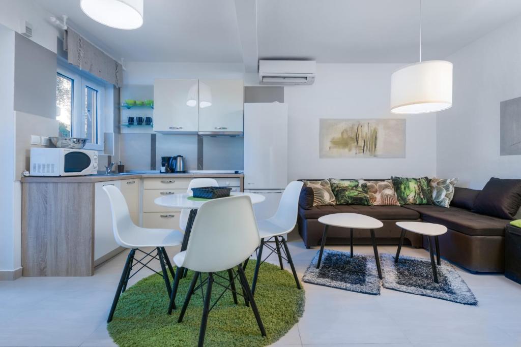 Kuchyň nebo kuchyňský kout v ubytování Villa Daniel