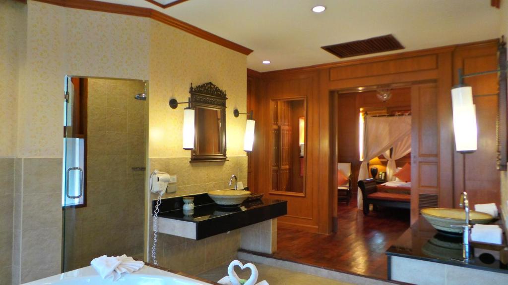 Mukdara Beach Villa & Spa Resort - 16