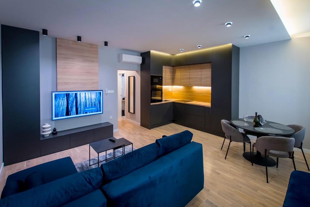 Zarina Suite - Old Town Center