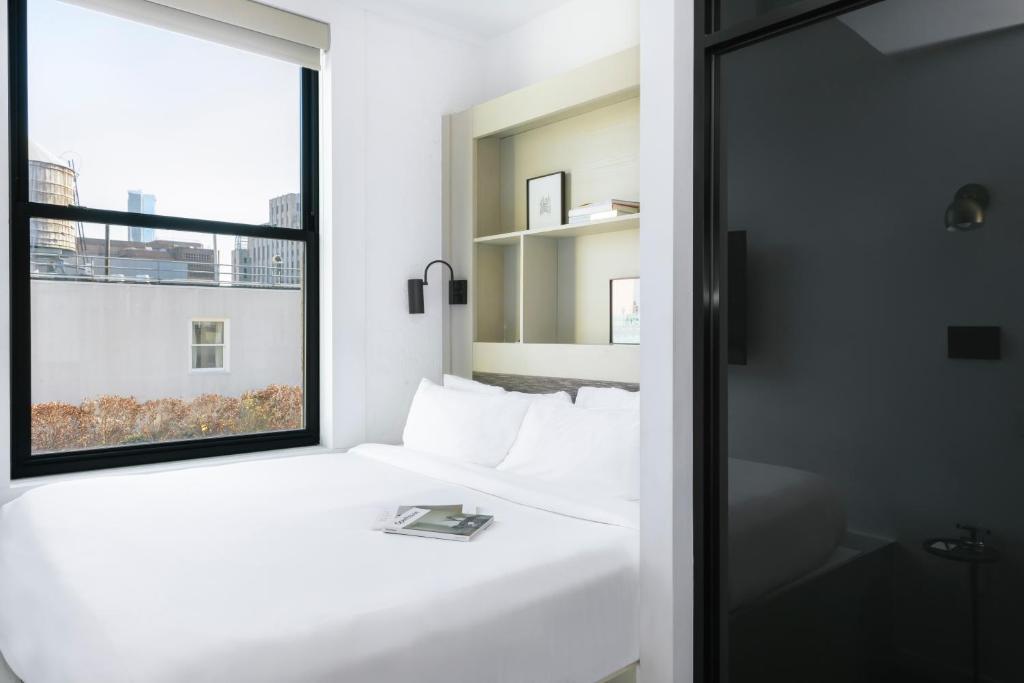 Cama ou camas em um quarto em Walker Hotel Tribeca