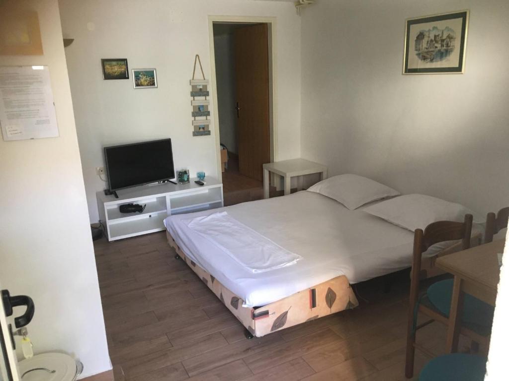 TV a/nebo společenská místnost v ubytování Apartments Marino Gojak