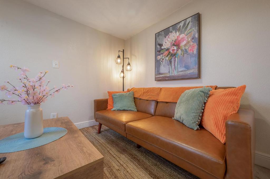 Updated St Pete Apartment at The Urban Standard 4, St Petersburg