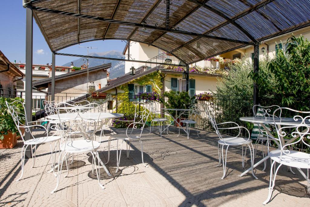 Een restaurant of ander eetgelegenheid bij Residence la Limonera