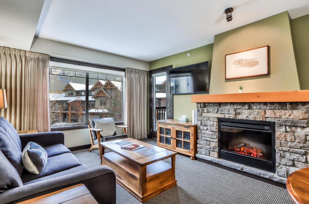 Fenwick Vacation Rentals SCENIC 1 Bedroom plus Den, PET FRIENDLY