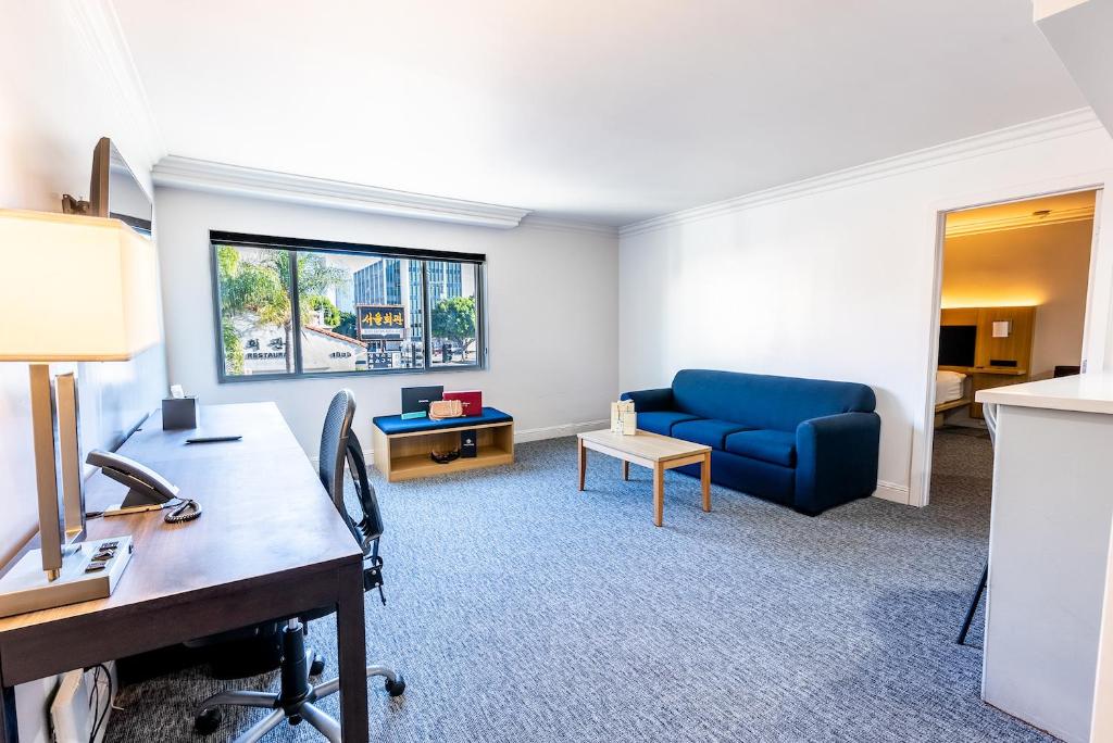 The Live Hotel - One-Bedroom King Suite - Non-Smoking