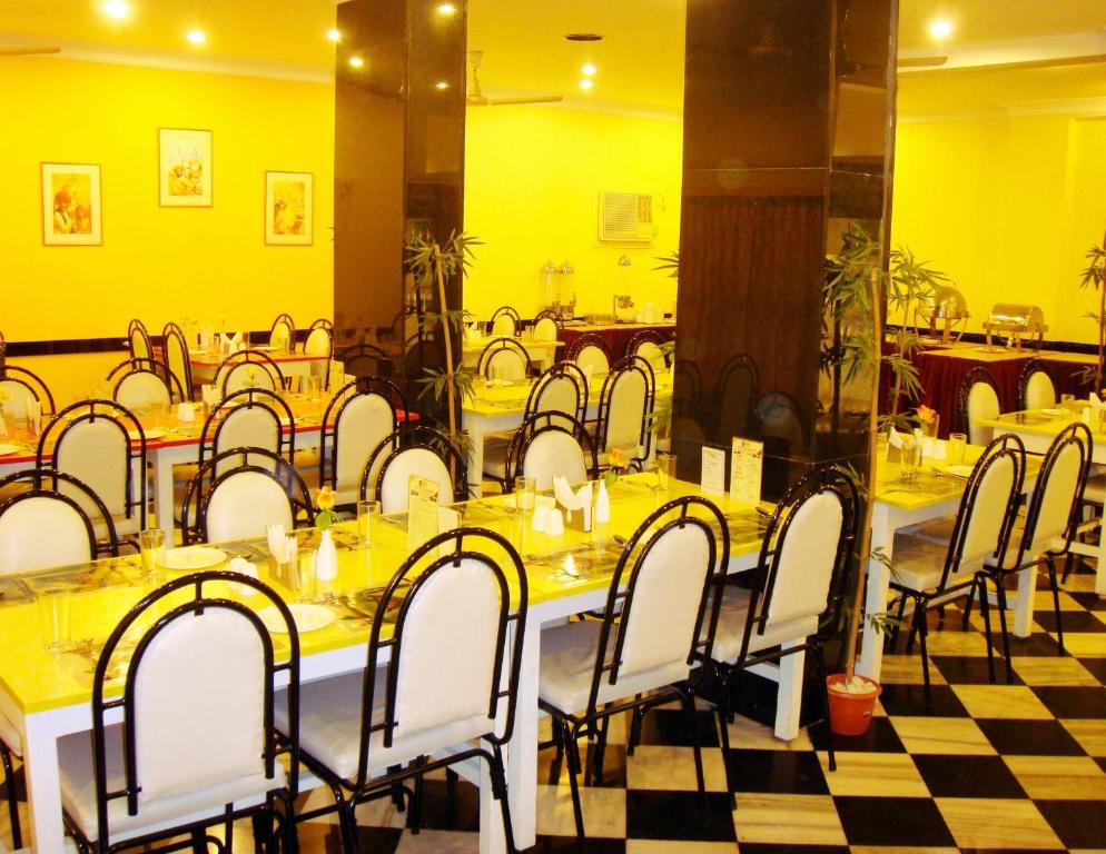 Restaurace v ubytování Hotel Pandian