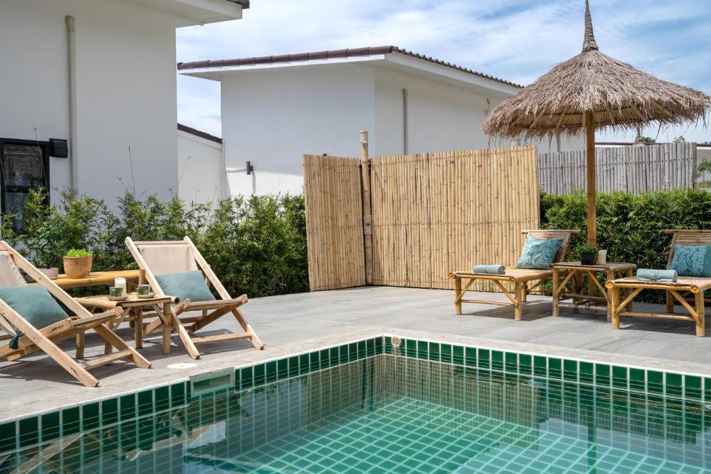 Bazén v ubytování Manao Pool Villa 11 - 5 Mins Walk To The Beach nebo v jeho okolí