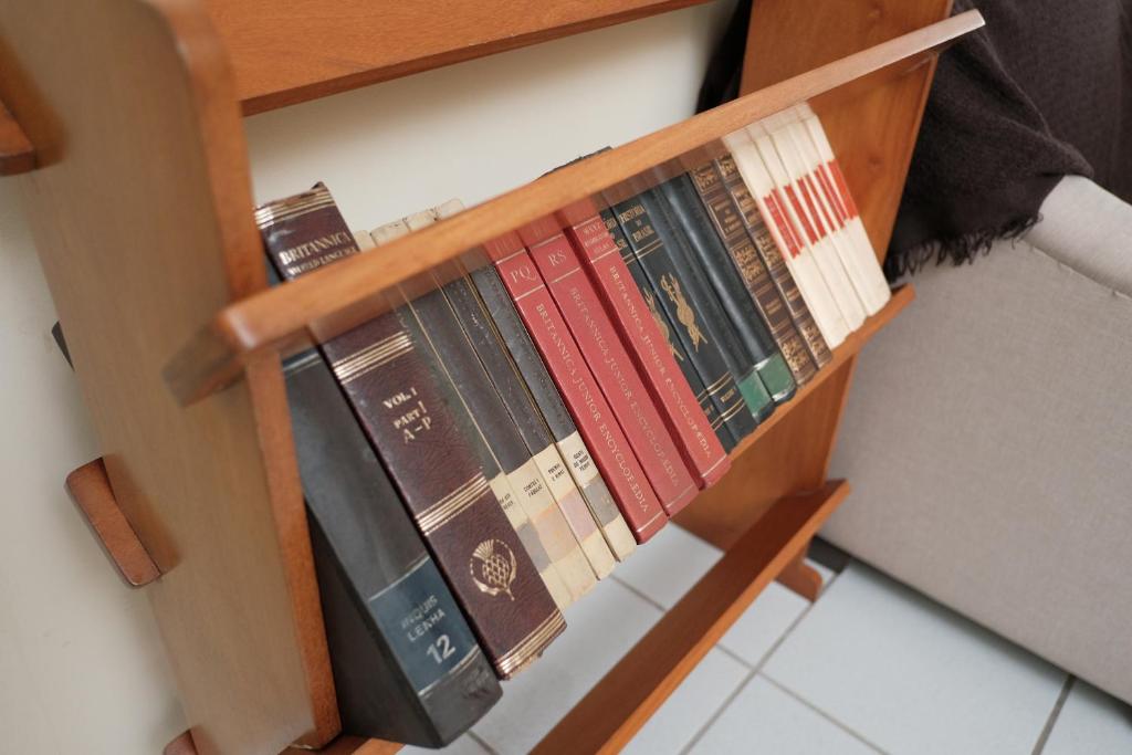 Knihovna v apartmánu