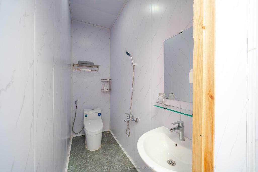 Phòng tắm tại Lam Vien Garden Villa - Homestay Da Lat