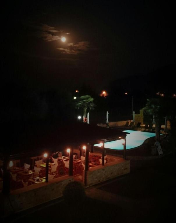 Bazén v ubytování Ariadni Hotel Bungalows nebo v jeho okolí