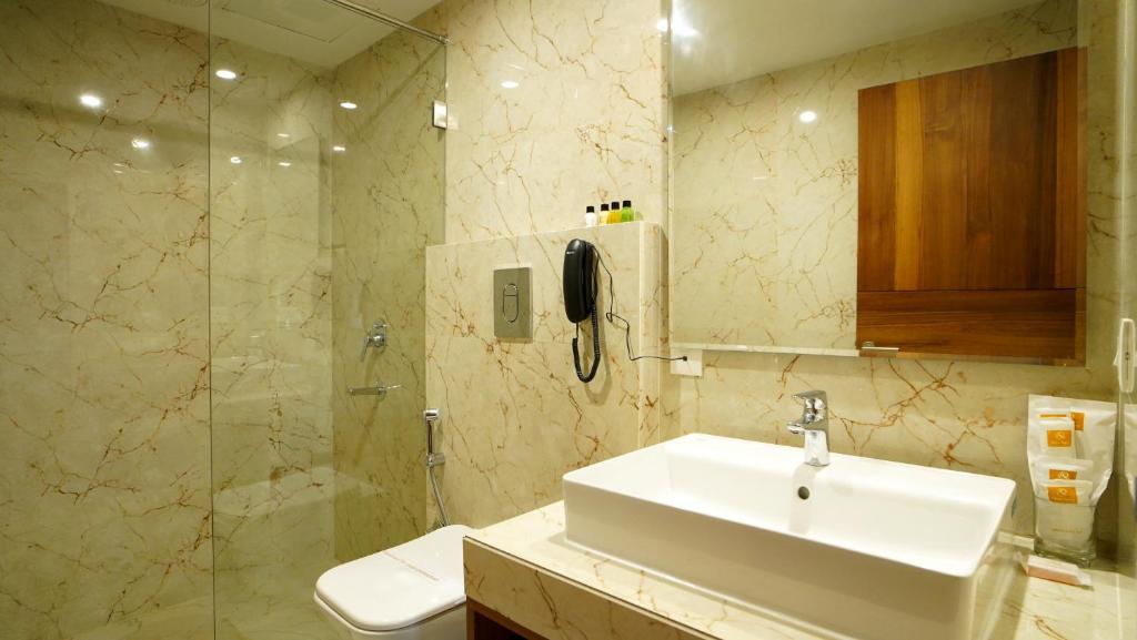 Koupelna v ubytování Antique Regency !! luxurious hotel in digha !!