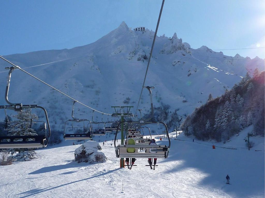 Charmant T3 au Mont-Dore, Parking Privatif, Proche Centre et Thermes - FR-1-608-240 v zime