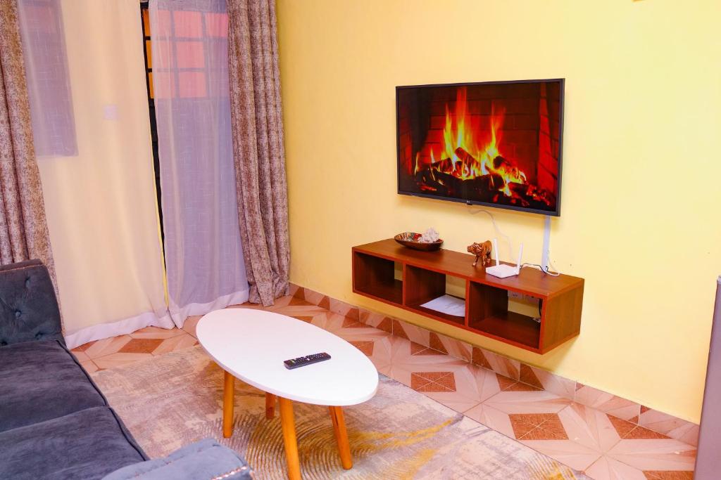 Lux Suites Trm drive Apartments Roysambu - Deluxe Studio