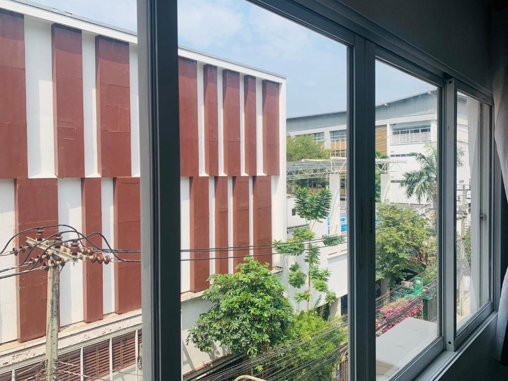 Thonglor Suites Hotel - Resim 45