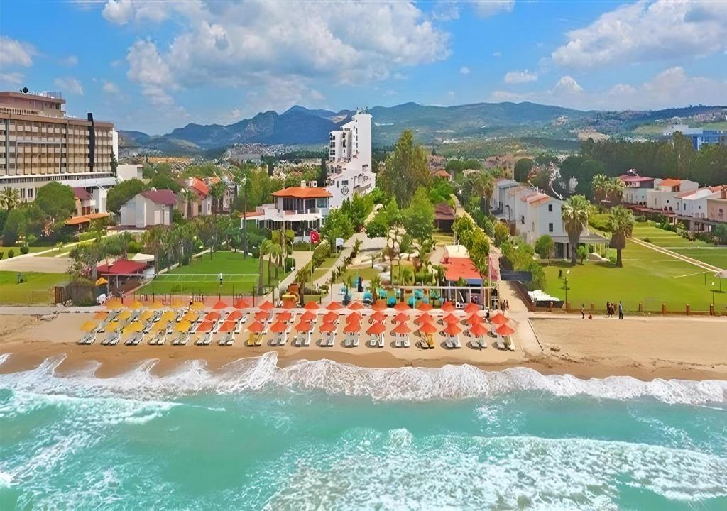 Letecký snímek ubytování Sentinus Beach Hotel