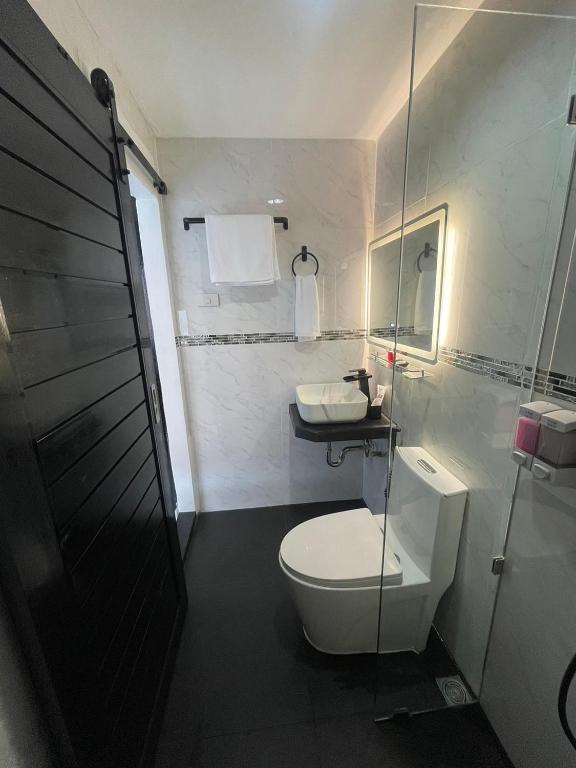 Thonglor Suites Hotel - Resim 38