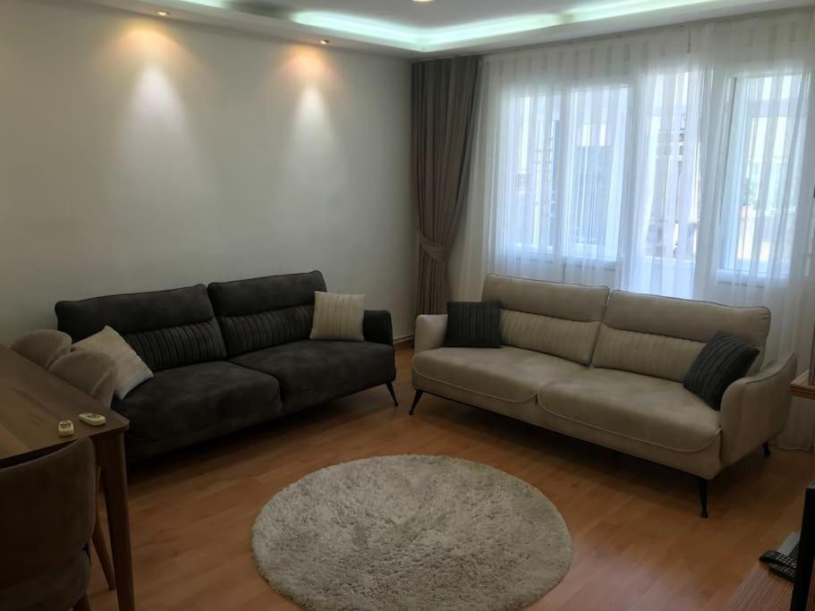A seating area at Cityline1
